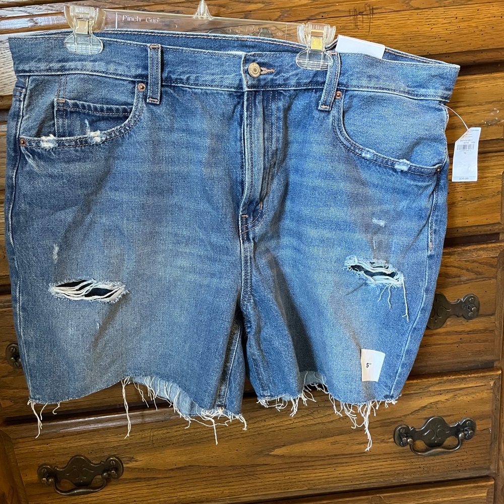 NWT Old Navy Distressed shorts 16